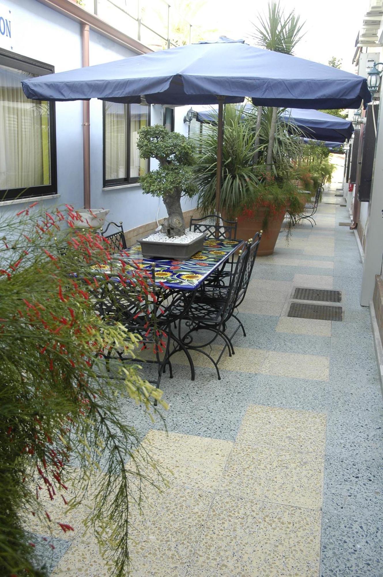 Hotel Blumentag Паола Екстер'єр фото